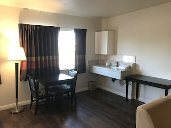 manhattan inn and suites lax