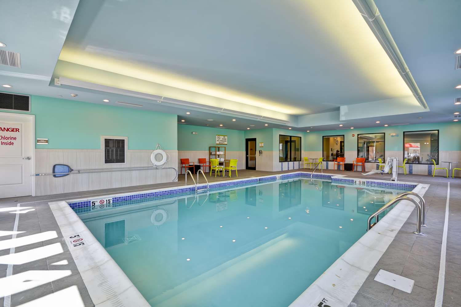 home2 suites by hilton evansville