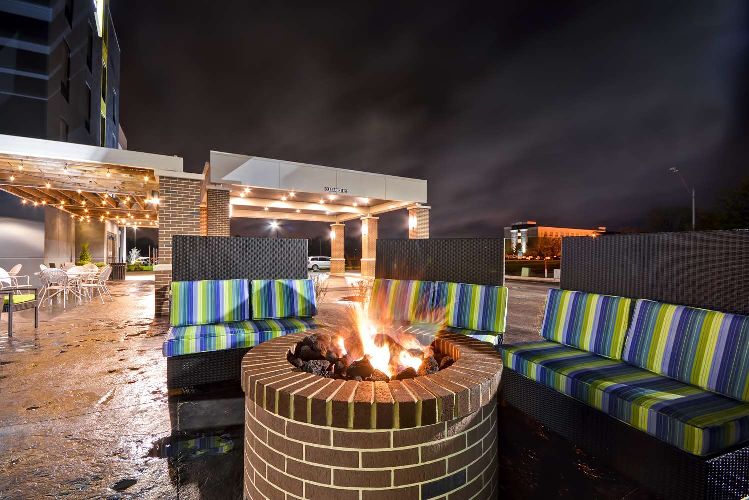 home2 suites by hilton evansville