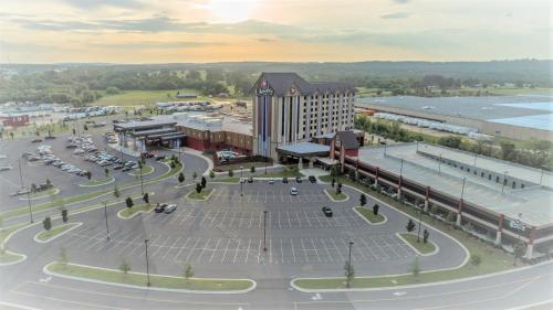 cherokee casino and hotel roland