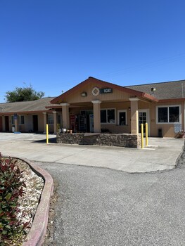 Travel Inn Gilroy,,3 star