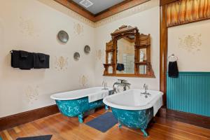 the peerless hotel by wanderlodges