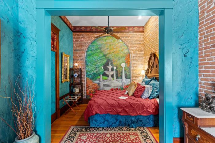 the peerless hotel by wanderlodges