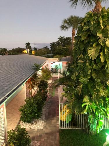 White Horse Motel,Palm Beach>>Lake Worth,2 star