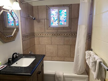 townhouse inn and suites