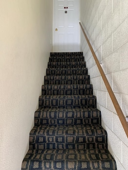 townhouse inn and suites