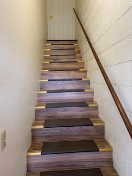 townhouse inn and suites