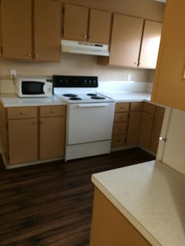 townhouse inn and suites