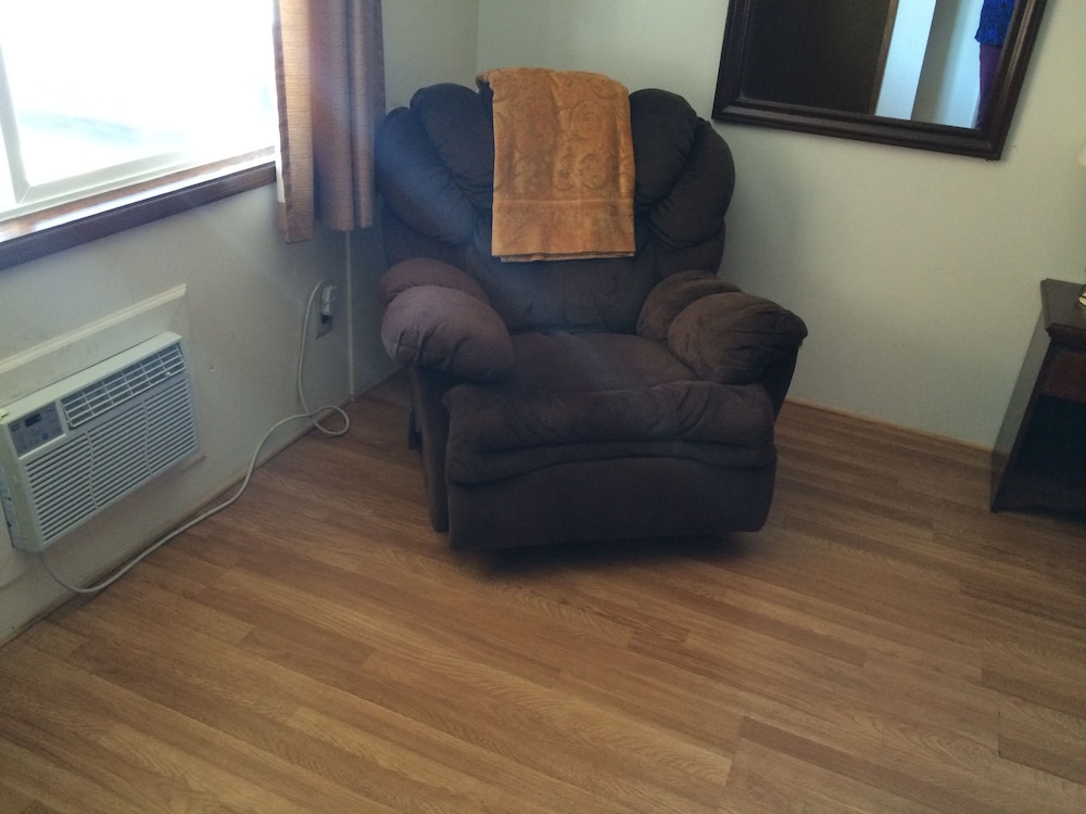 townhouse inn and suites