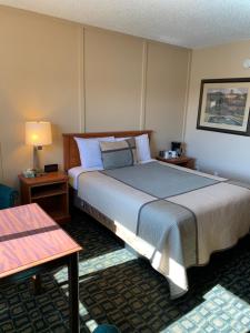 townhouse inn and suites