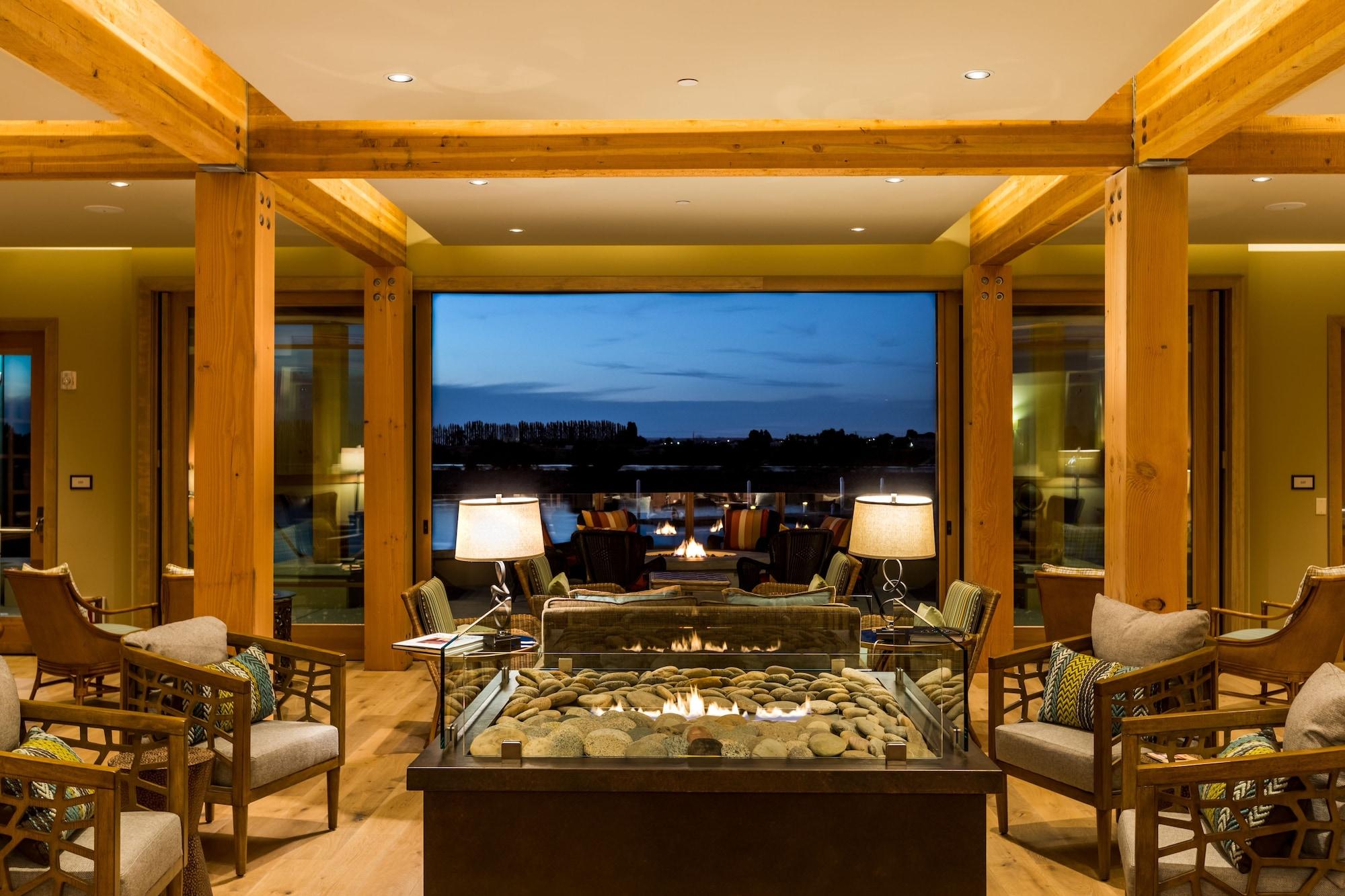 the lodge at columbia point