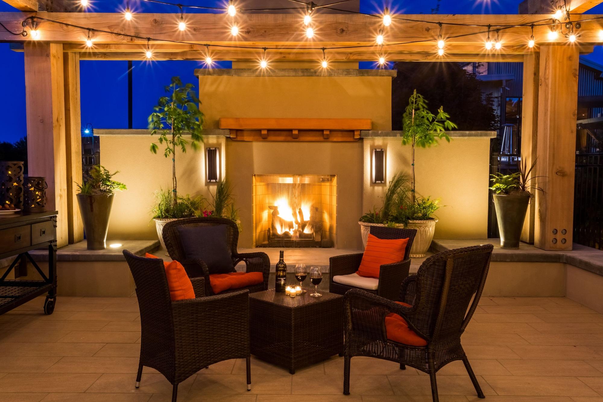 the lodge at columbia point