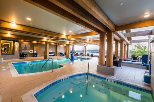 the lodge at columbia point