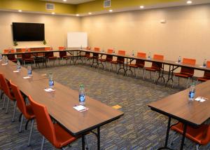 holiday inn express and suites pittsburgh monroeville by ihg