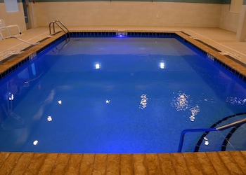 Holiday Inn Express & Suites Pittsburgh - Monroeville By Ihg,Pittsburgh>>Monroeville,3 star