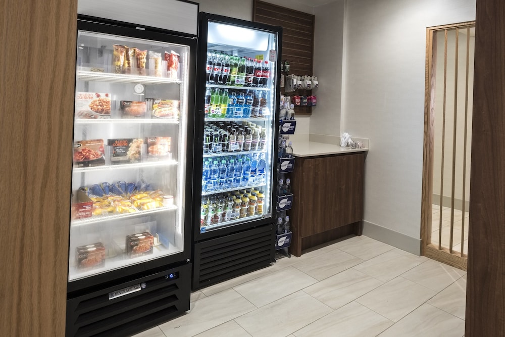 holiday inn express and suites commerce by ihg