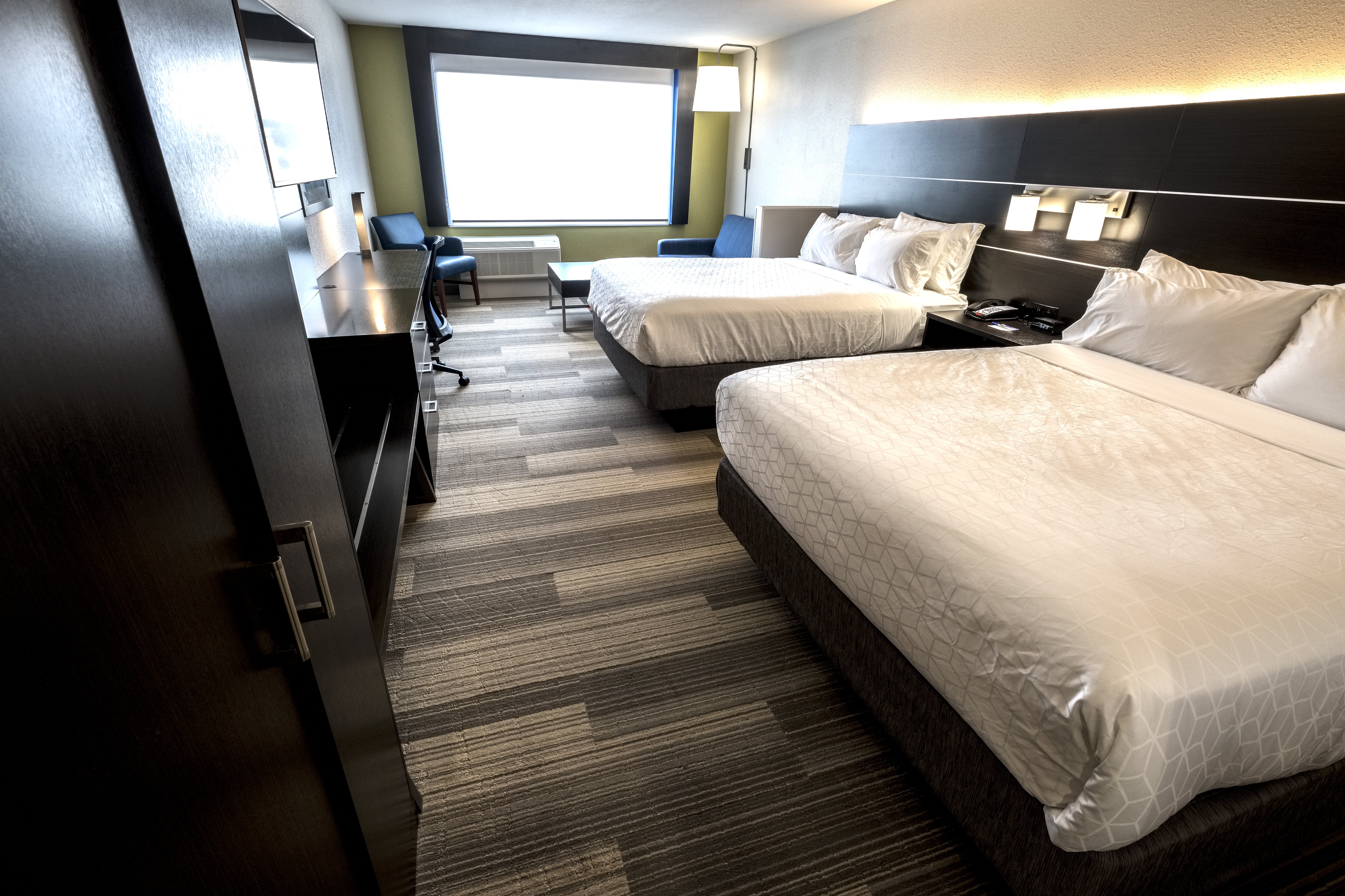holiday inn express and suites commerce by ihg