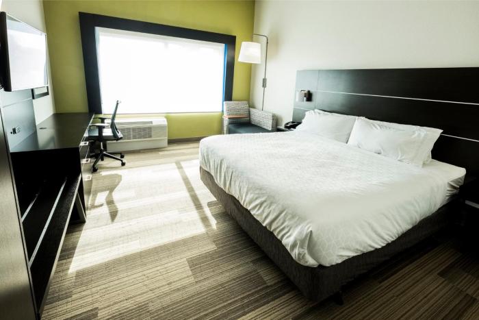 holiday inn express and suites commerce by ihg
