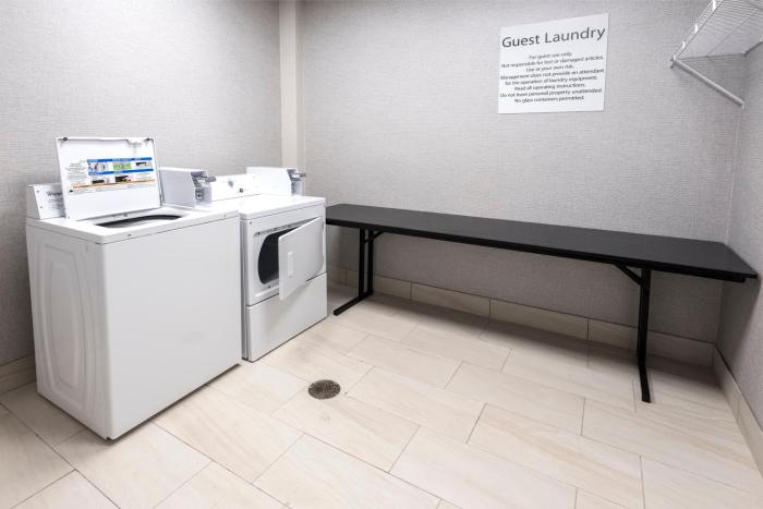 holiday inn express and suites commerce by ihg