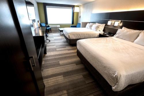 holiday inn express and suites commerce by ihg