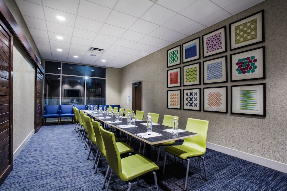 holiday inn express queensbury lake george area by ihg