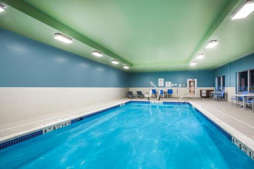 holiday inn express queensbury lake george area by ihg
