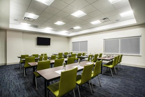 holiday inn express queensbury lake george area by ihg