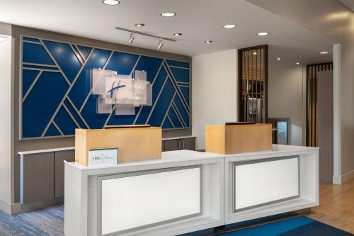 holiday inn express queensbury lake george area by ihg