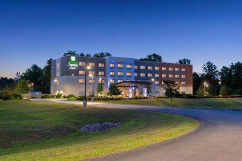 holiday inn express queensbury lake george area by ihg