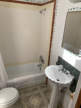 sugarloaf mountain motel