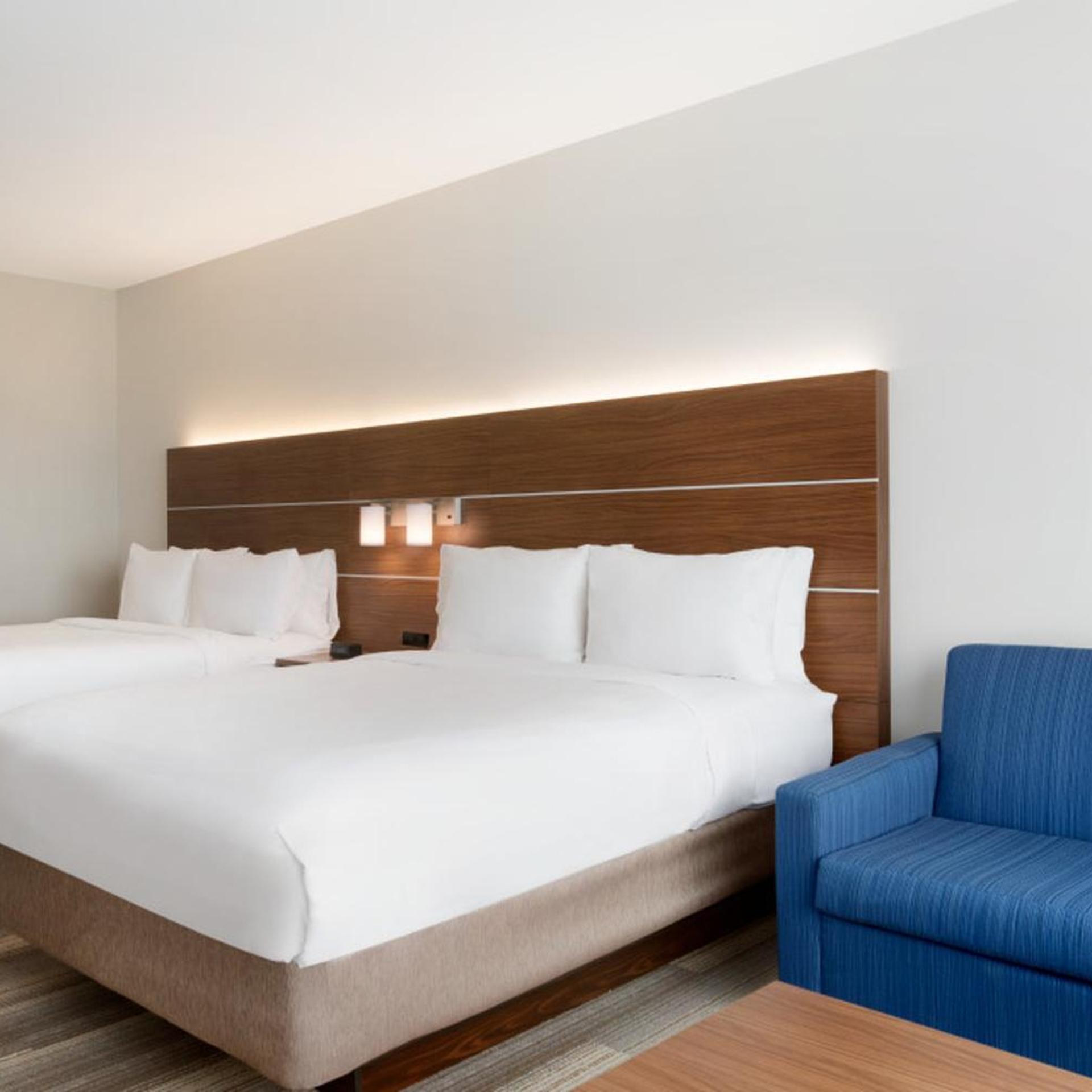 holiday inn express and suites cincinnati ne red bank road