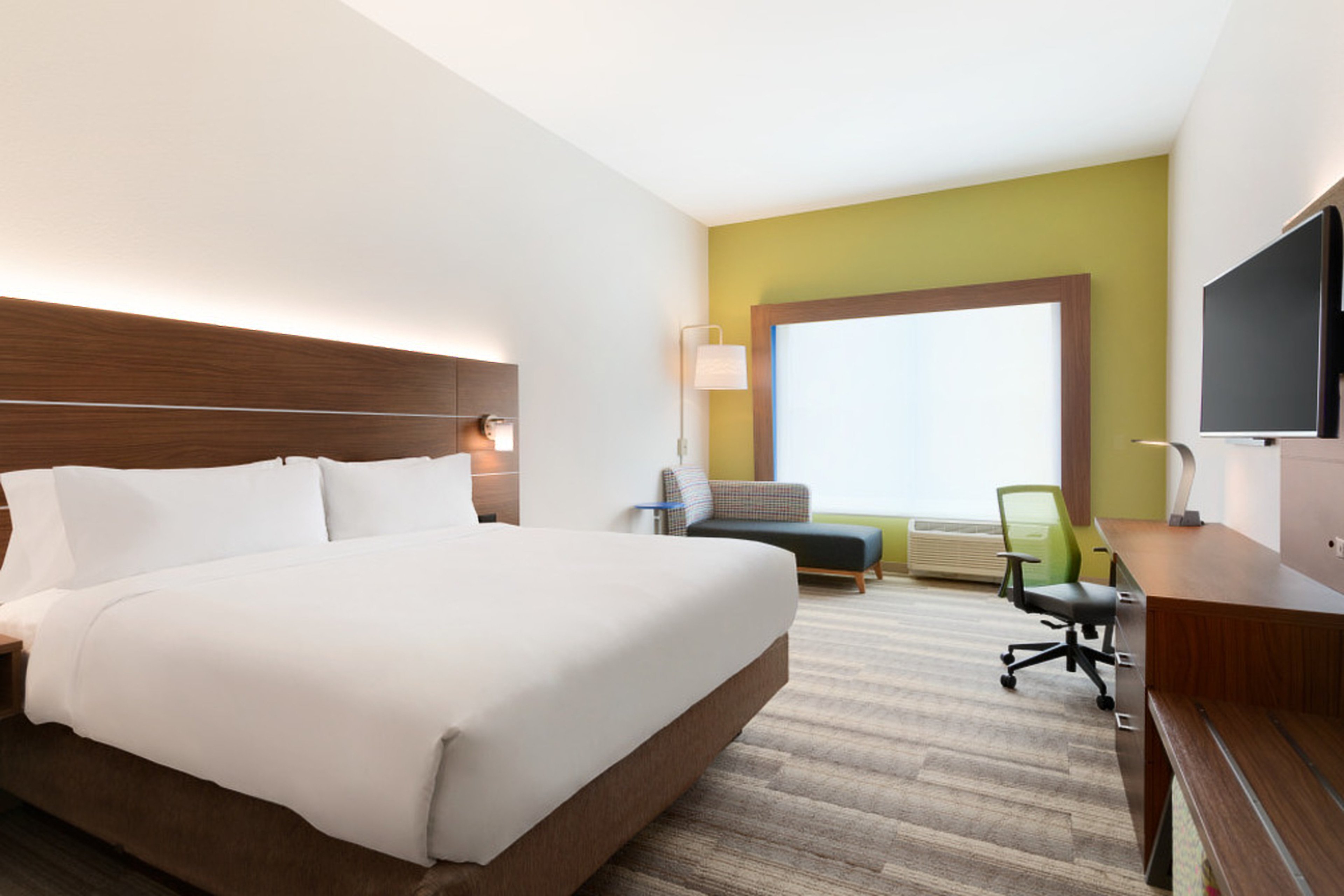 holiday inn express and suites cincinnati ne red bank road