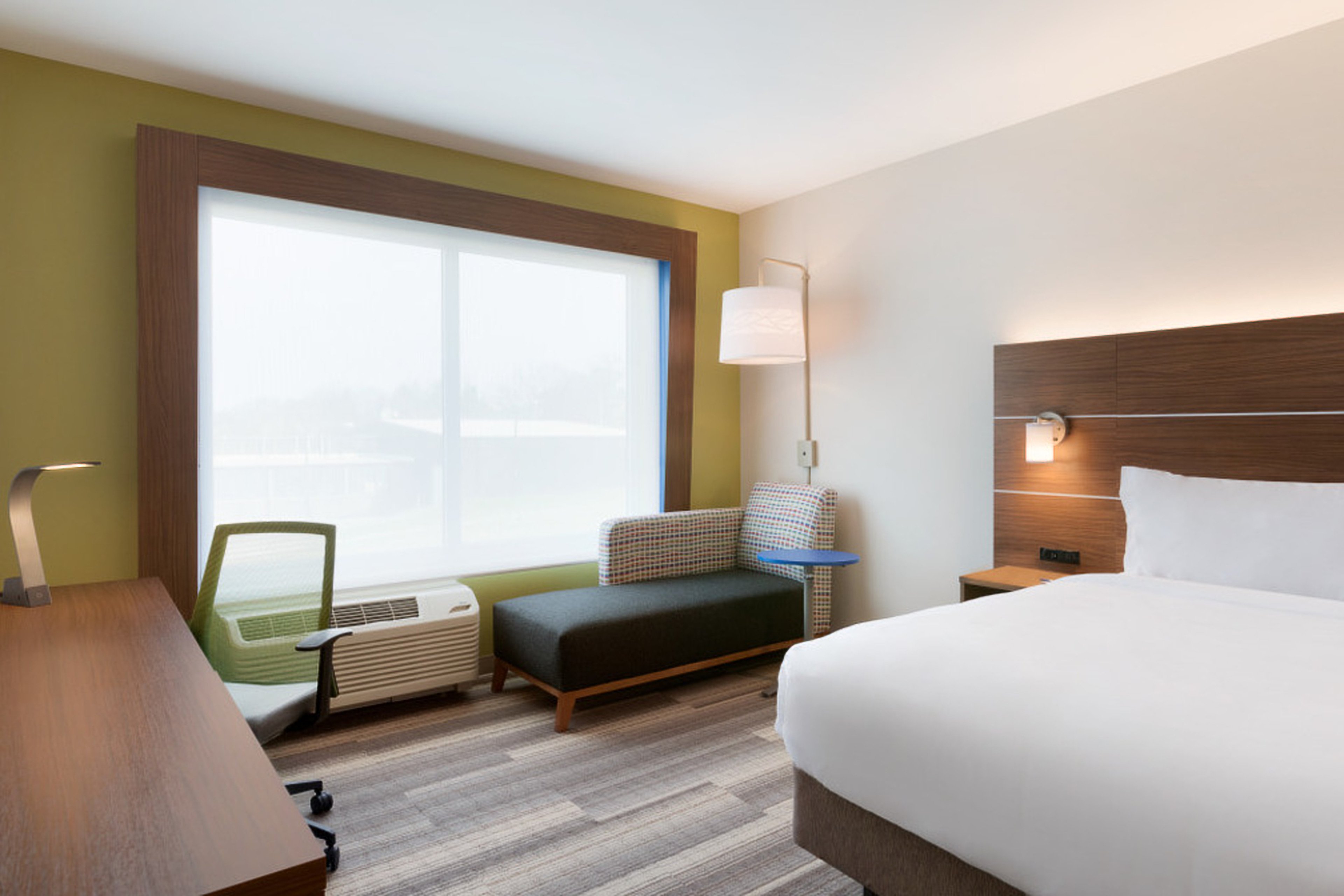 holiday inn express and suites cincinnati ne red bank road