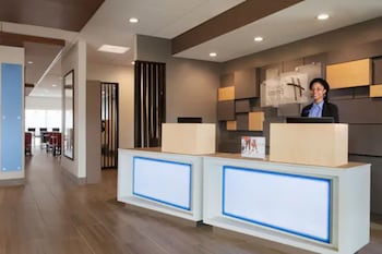 Holiday Inn Express & Suites Cincinnati Ne Red Bank Road,Cincinnati>>Blue Ash,3 star