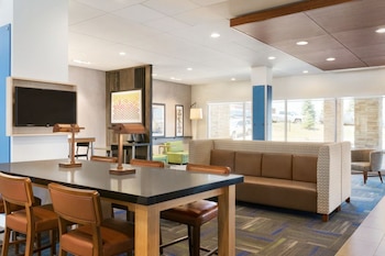 Holiday Inn Express & Suites Cincinnati Ne Red Bank Road,Cincinnati>>Blue Ash,3 star