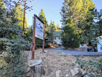 Bluebird Cottage Inn,Palm Springs>>Idyllwild,2 star