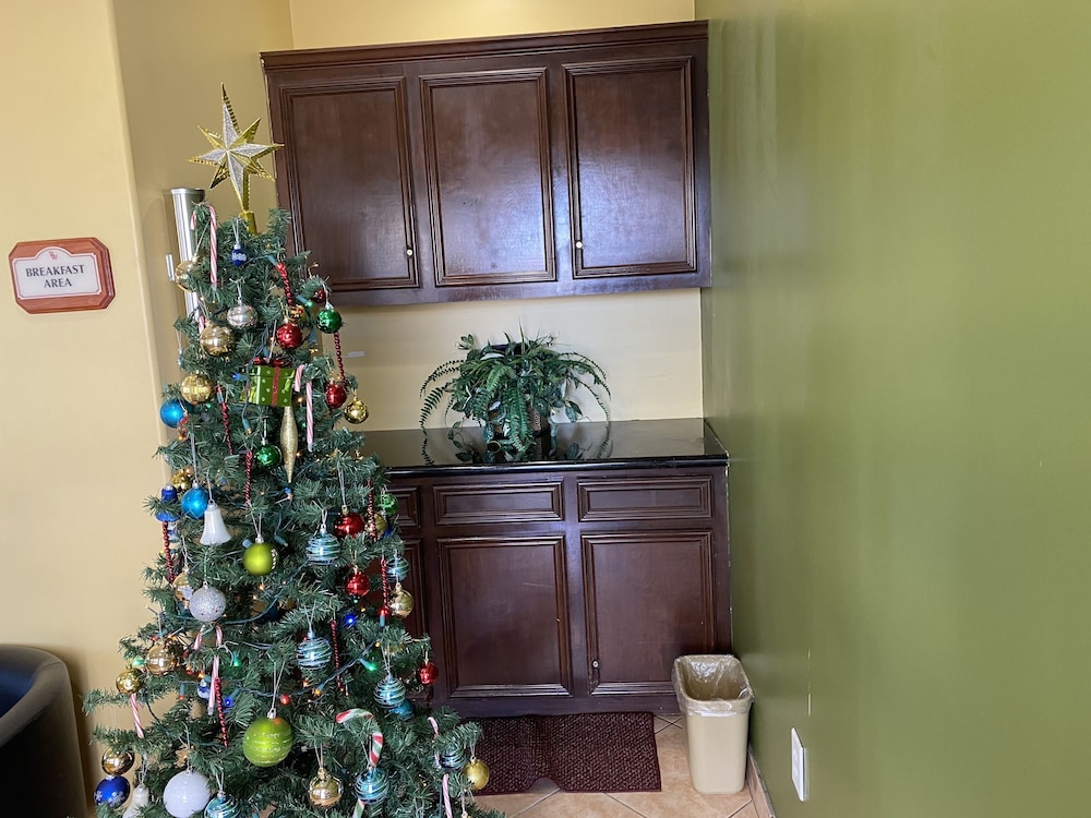 redwood suites