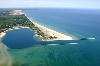 adoba hotel naubinway