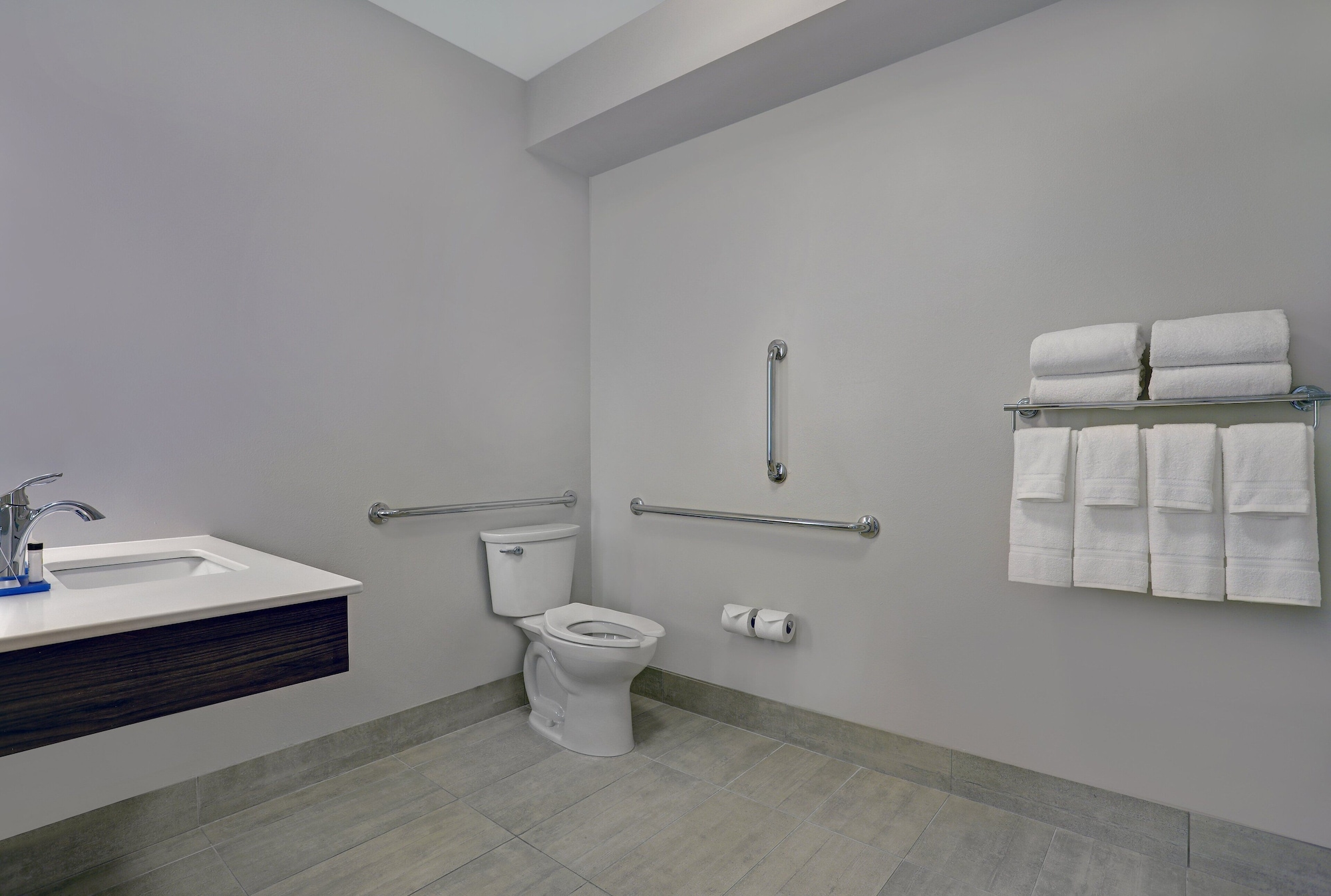 holiday inn exp and sts lenexa overland park area