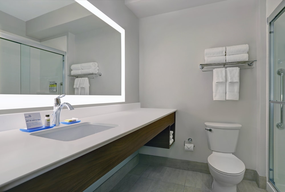 holiday inn exp and sts lenexa overland park area