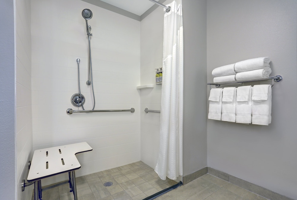 holiday inn exp and sts lenexa overland park area