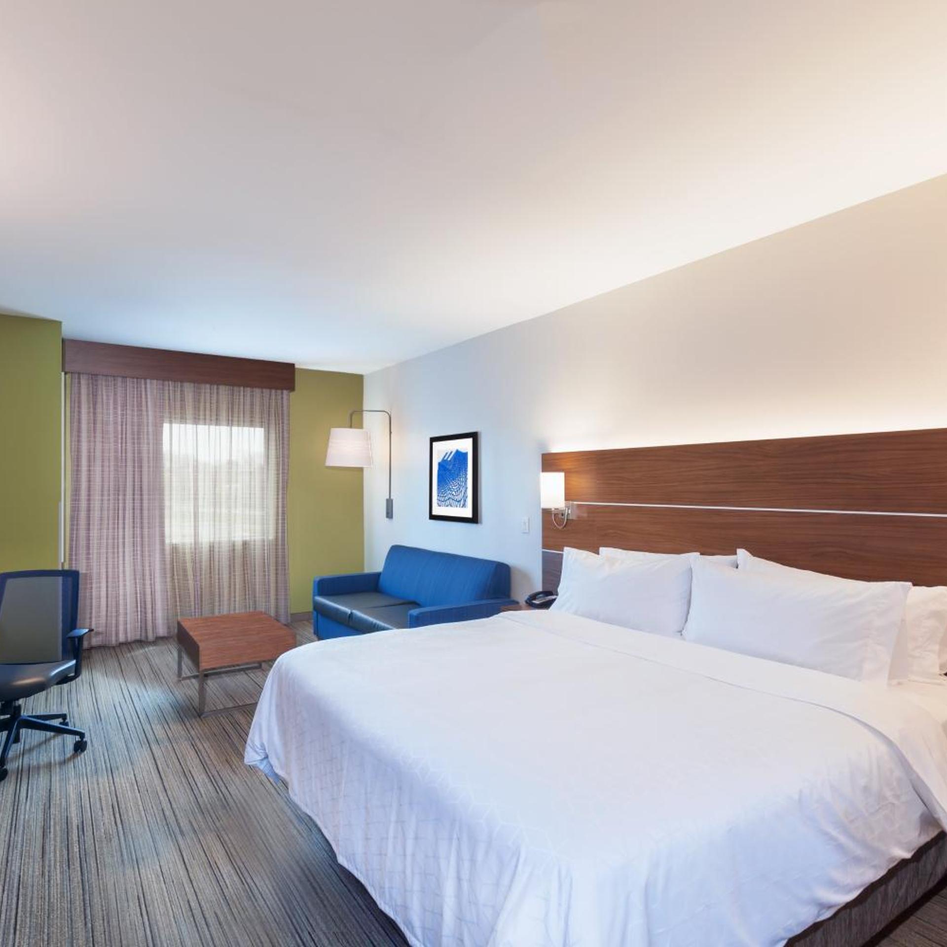 holiday inn exp and sts lenexa overland park area