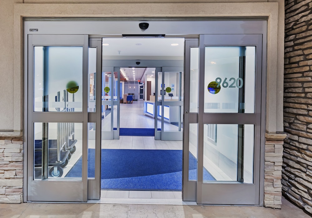 holiday inn exp and sts lenexa overland park area