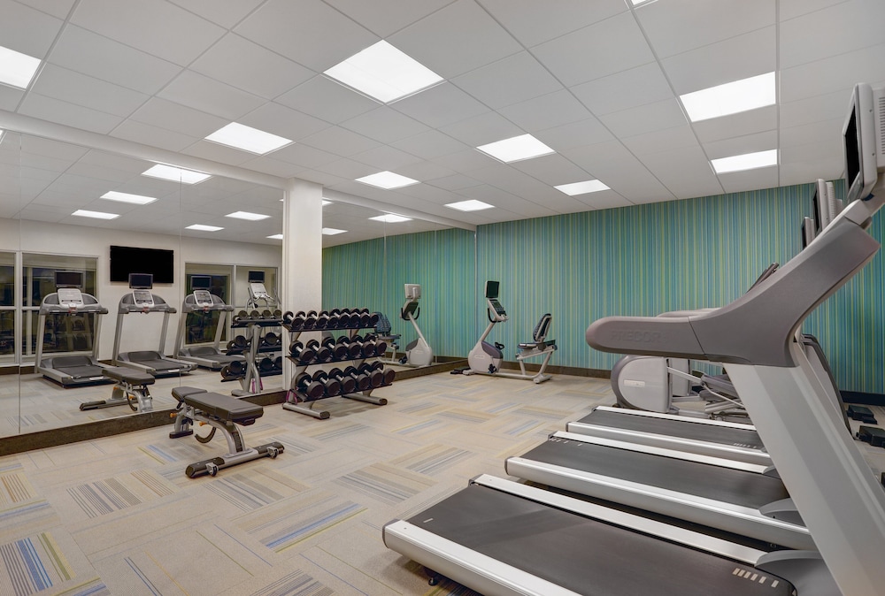holiday inn exp and sts lenexa overland park area