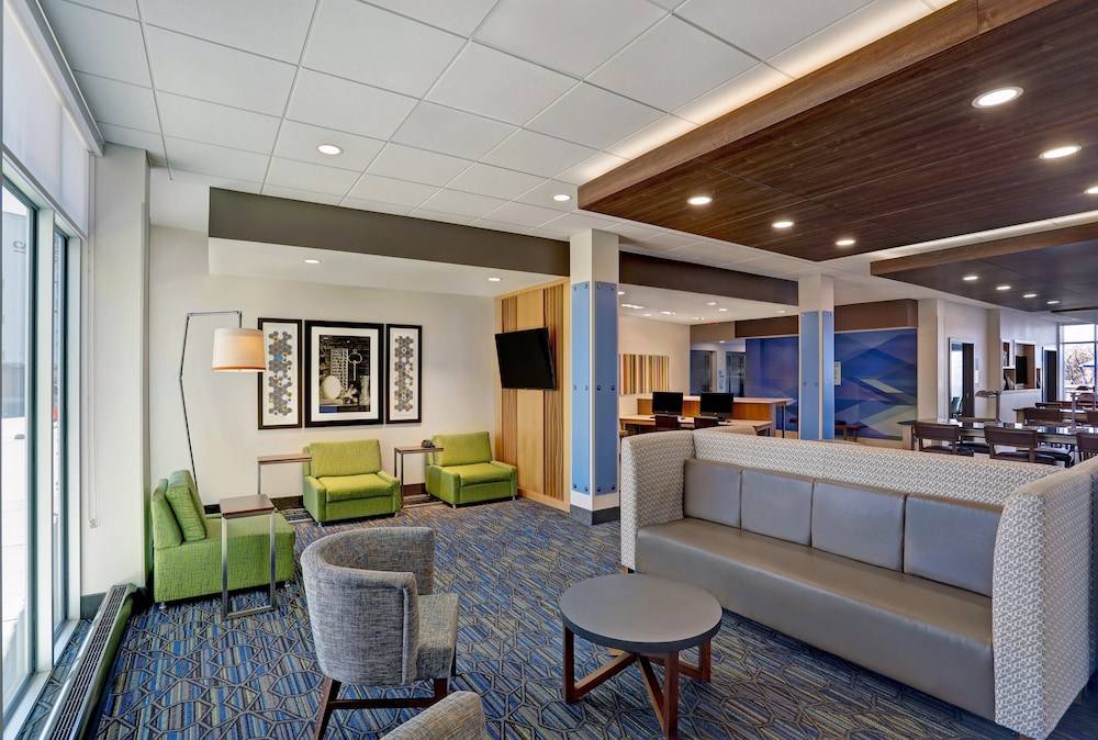 holiday inn exp and sts lenexa overland park area
