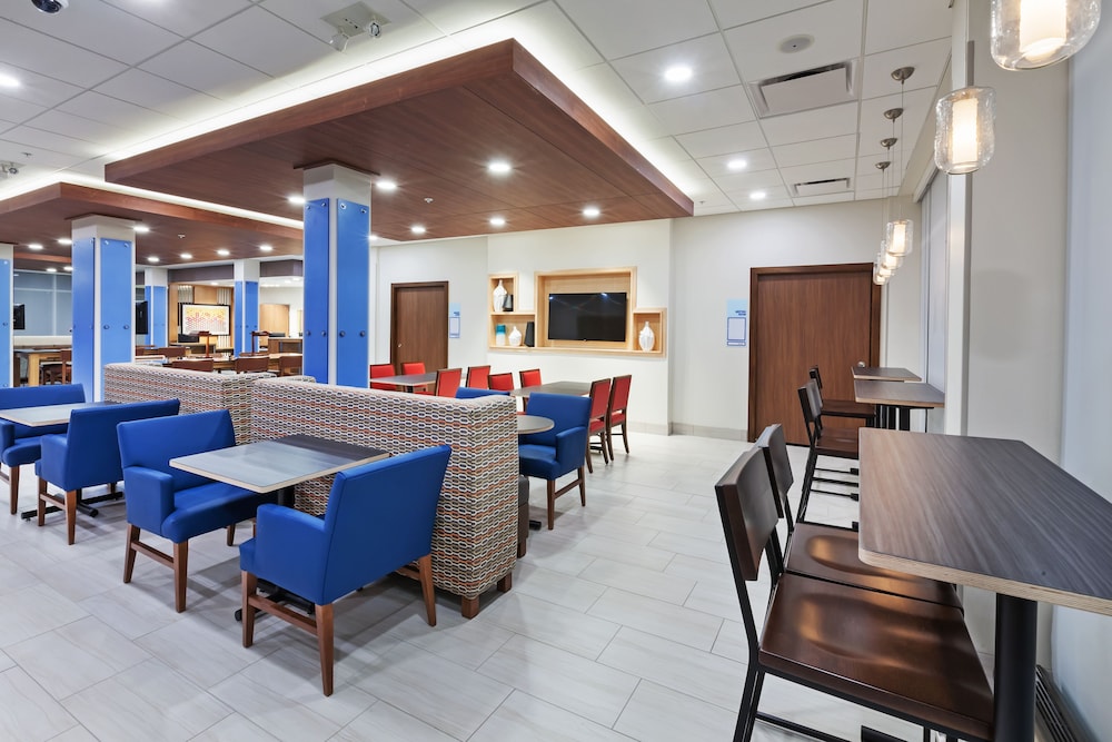 holiday inn exp and sts lenexa overland park area