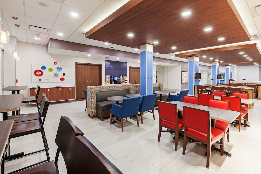holiday inn exp and sts lenexa overland park area