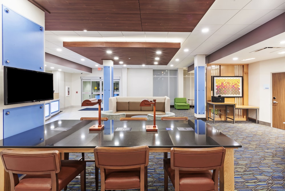 holiday inn exp and sts lenexa overland park area