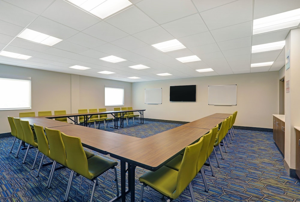 holiday inn exp and sts lenexa overland park area