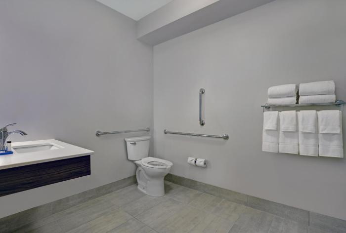 holiday inn exp and sts lenexa overland park area